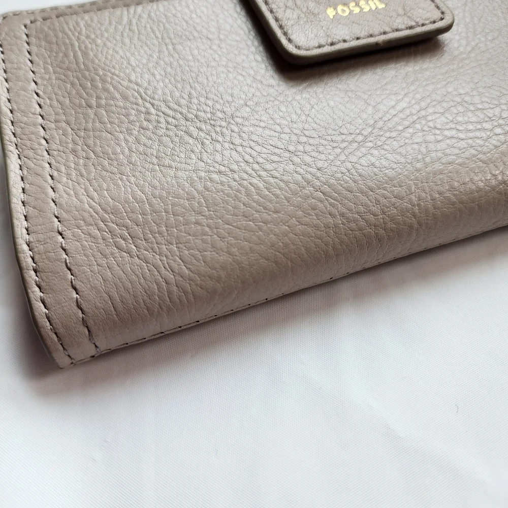 Fossil Multifunction Graystone Taupe Leather Wallet Zip Pocket Multicard Slim
